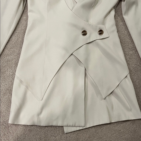 4th and reckless Elegant Cream Blazer Dress - Picture 5 of 9